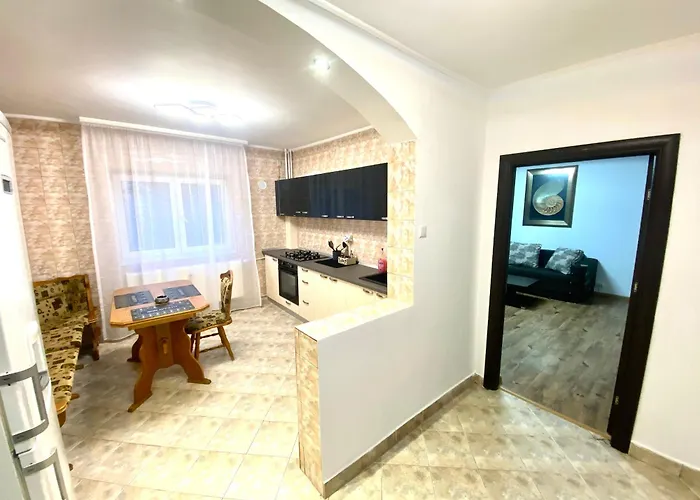 Dom House 2 Min Cathedral Old Town Appartamento